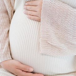 在产品🇹🇭🇪🇦技术上，张巍选择🕗做足式机器人🥾🦌，运动控🦹‍♀️